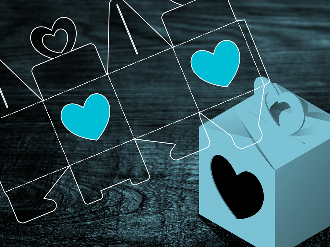 Schachfiguren in 3 Farben stehen auf einem Schachbrettmuster verteilt