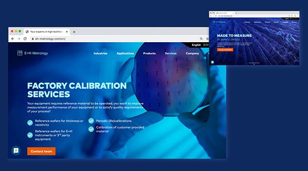 Zwei geöffnete Browserfenster zeigen die Webseite von E+H Metrology mit Angeboten zu Werkskalibrierungsdiensten